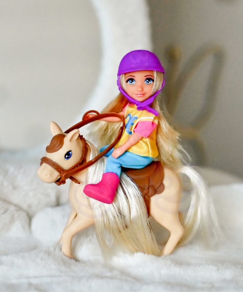 Nukukomplekti hobune ja nukk