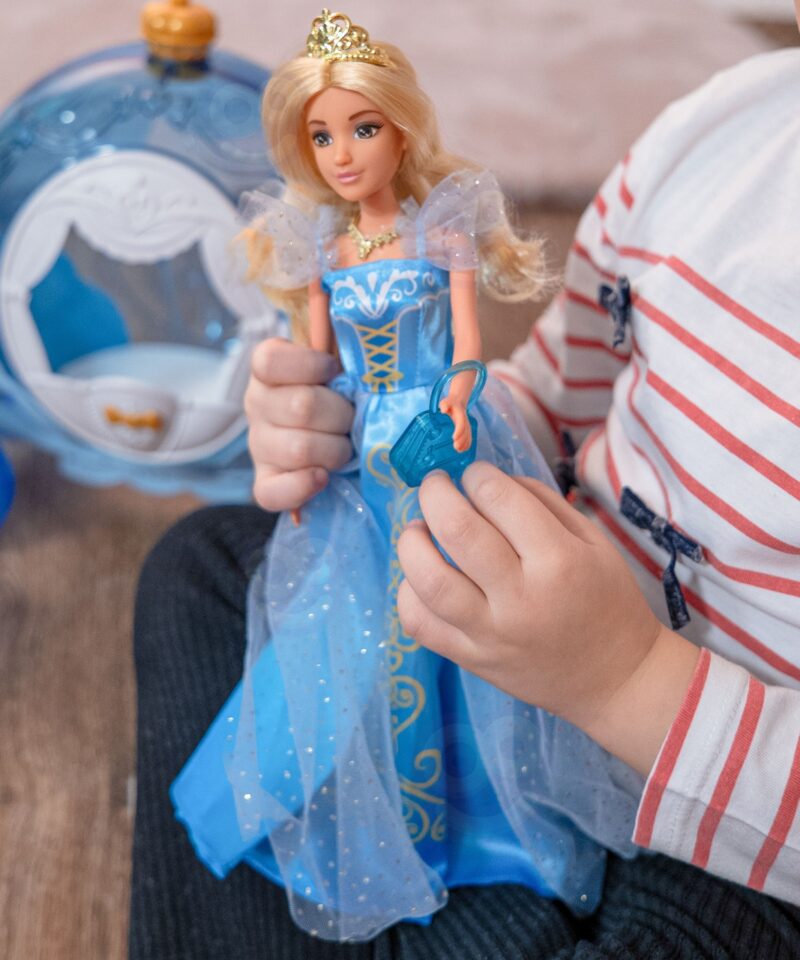 Printsessinukk sinises ballikleidis