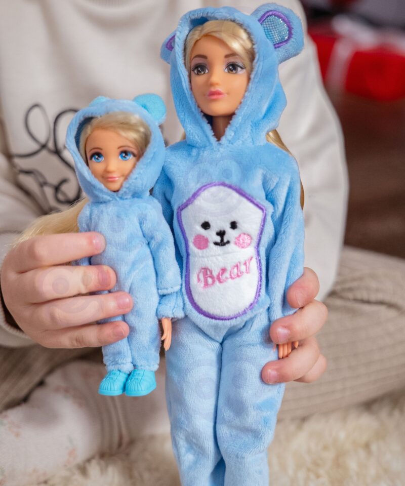 Sinised kombinesoonid kõrvadega kapuutsidega