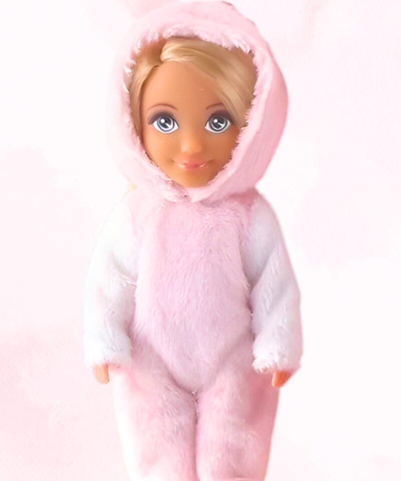 Suur ja väike nukk koos aksessuaaridega