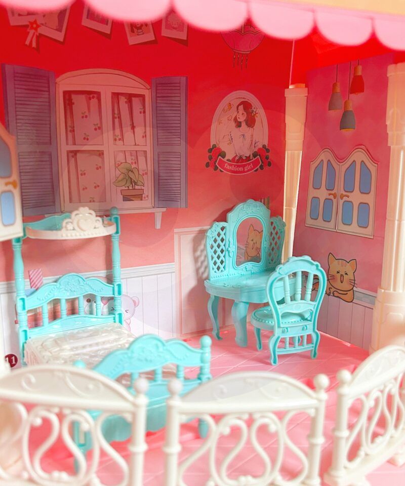 Mööbliga sisustatud nukumaja