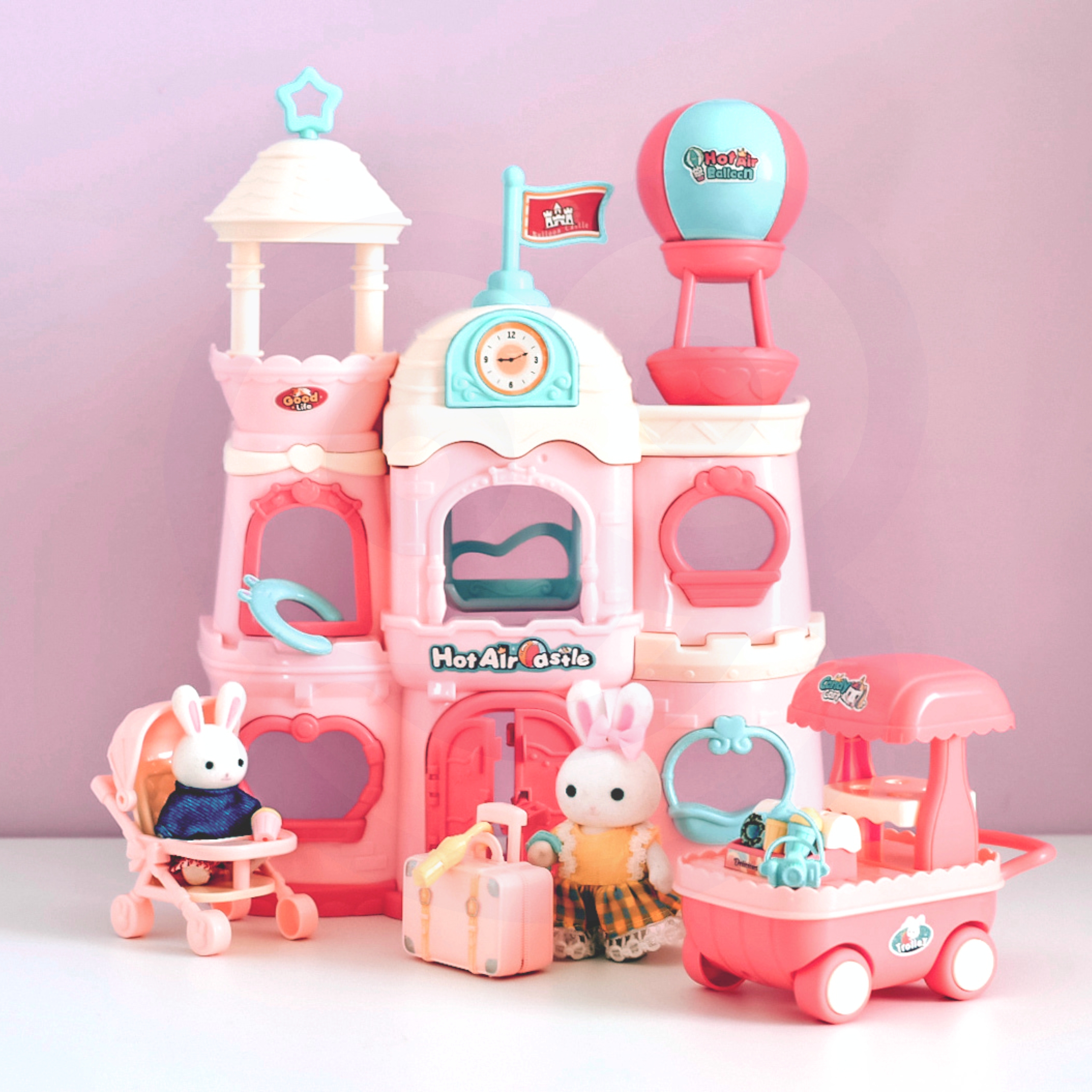 Nukumaja koos rikkalike aksessuaaridega