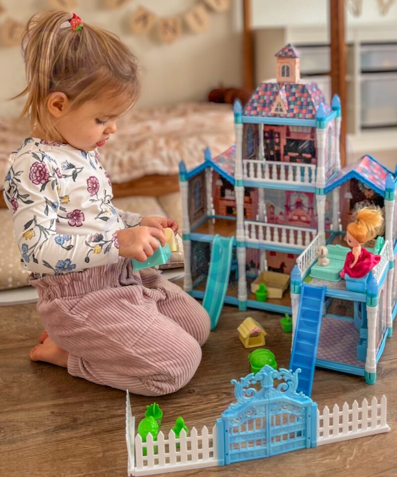 Helendavad dekoratsioonid nukumajas