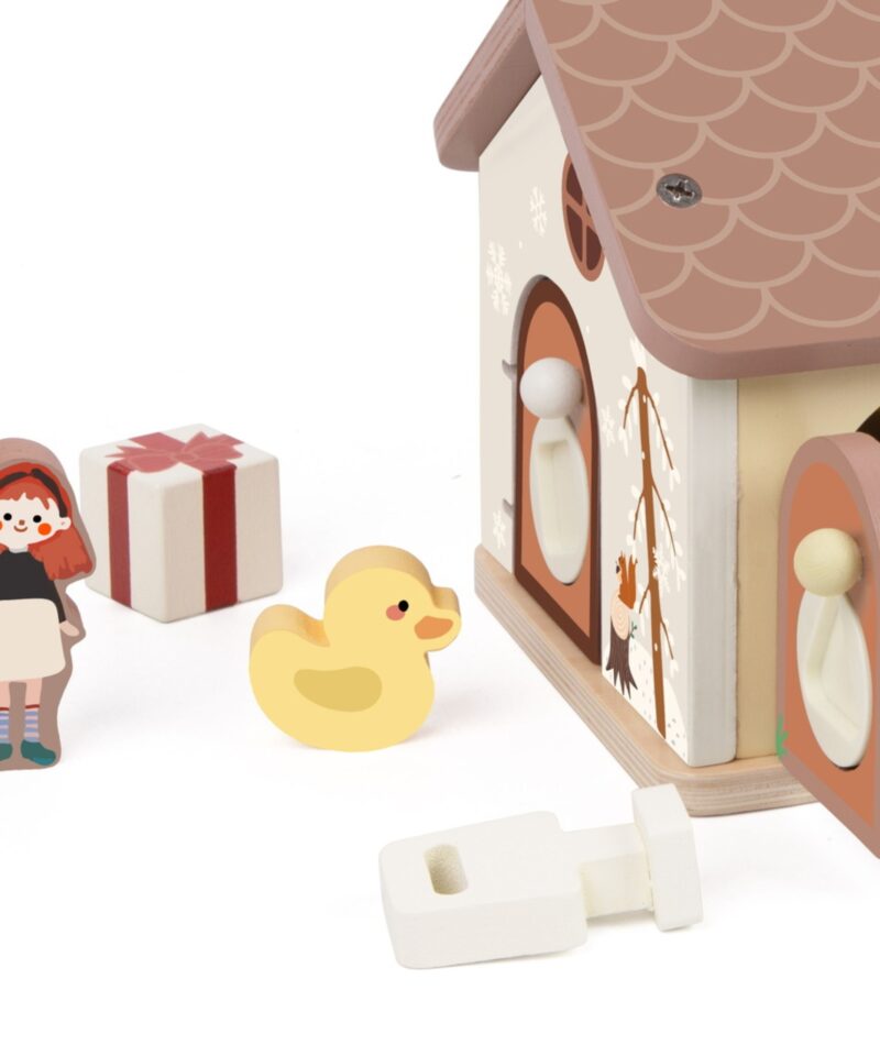 Mängumaja erksate värvide ja illustratsioonidega