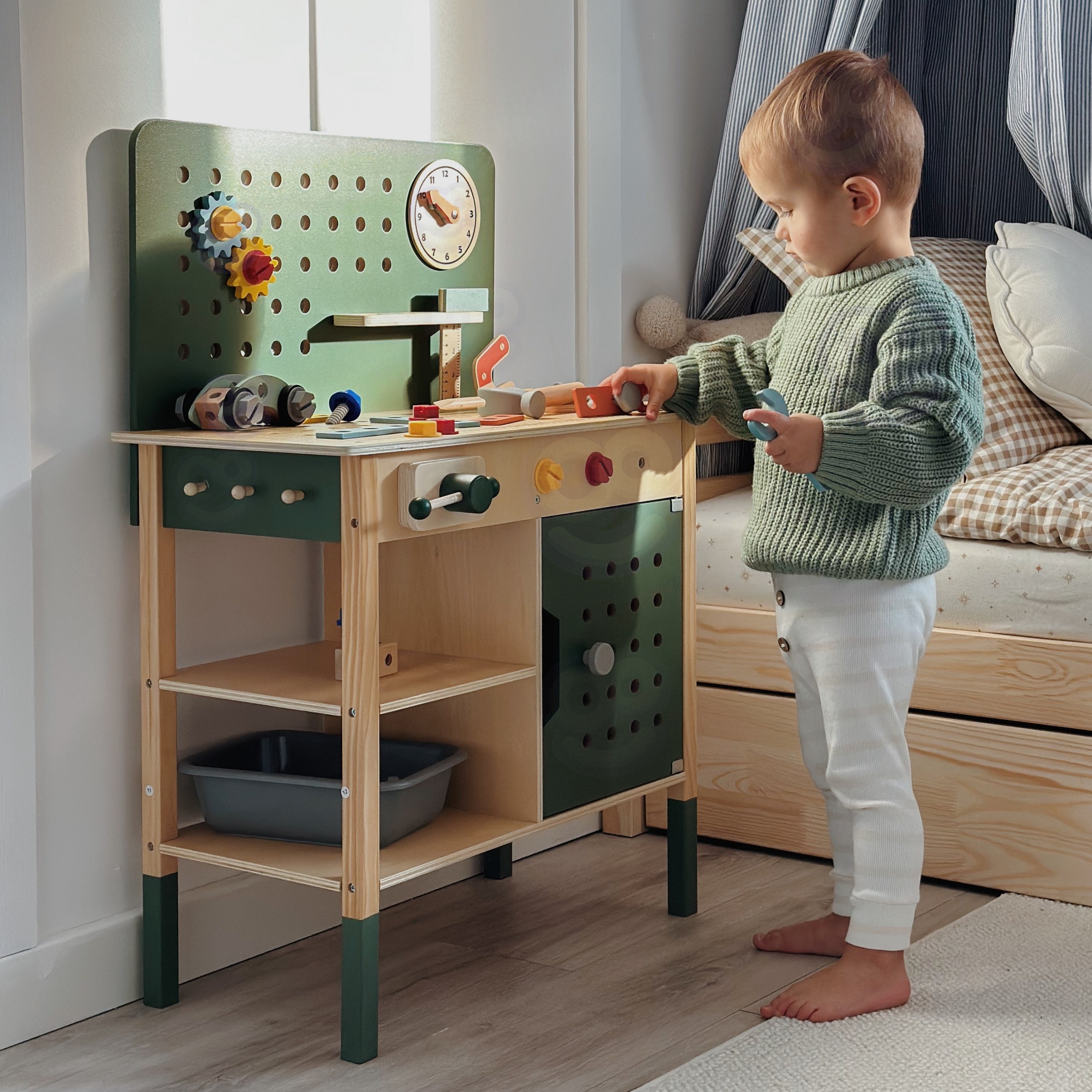 Kvaliteetne puidust tööriistakomplekt