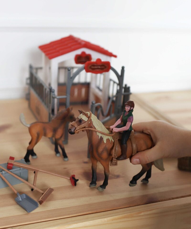 Lastele sobiv hobuste hooldamise mäng