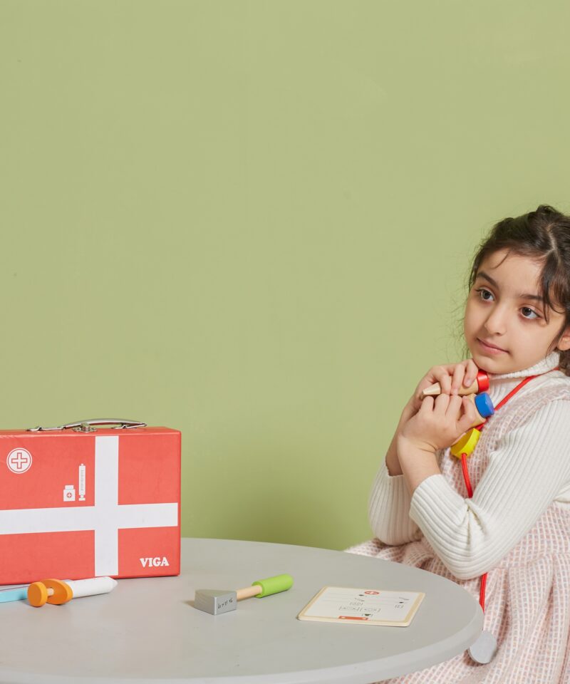 Puidust arstikomplekt lastele