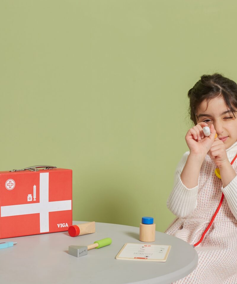 Lastele mõeldud puidust rollimäng