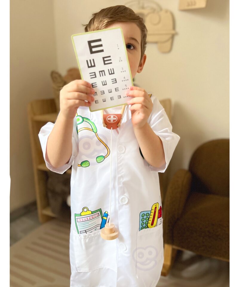 Arstikostüüm mahukate taskutega