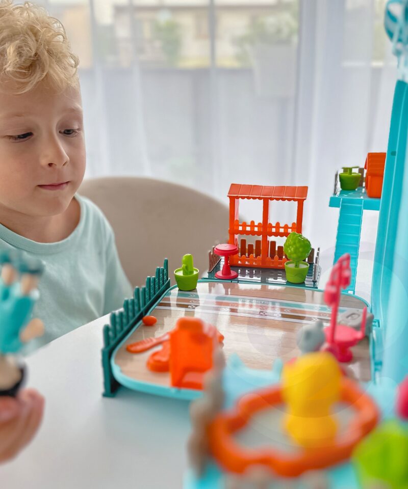 Stetoskoop ja süstal laste mängukomplektis