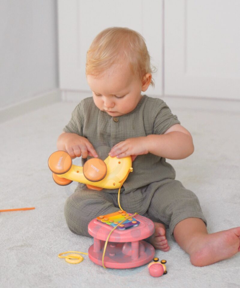 Erksad värvid ja muusikalised elemendid