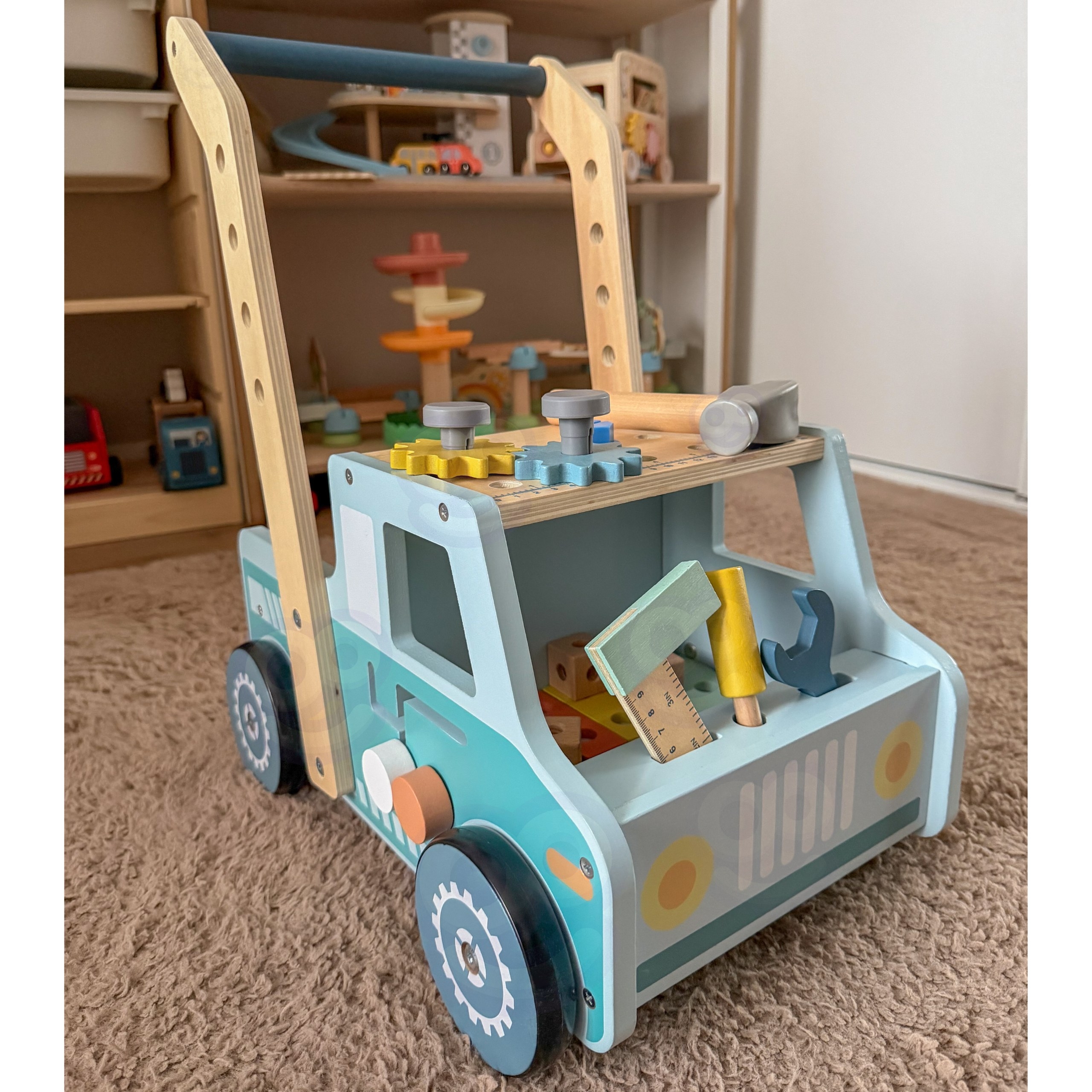 Kvaliteetne puidust kõndimisauto