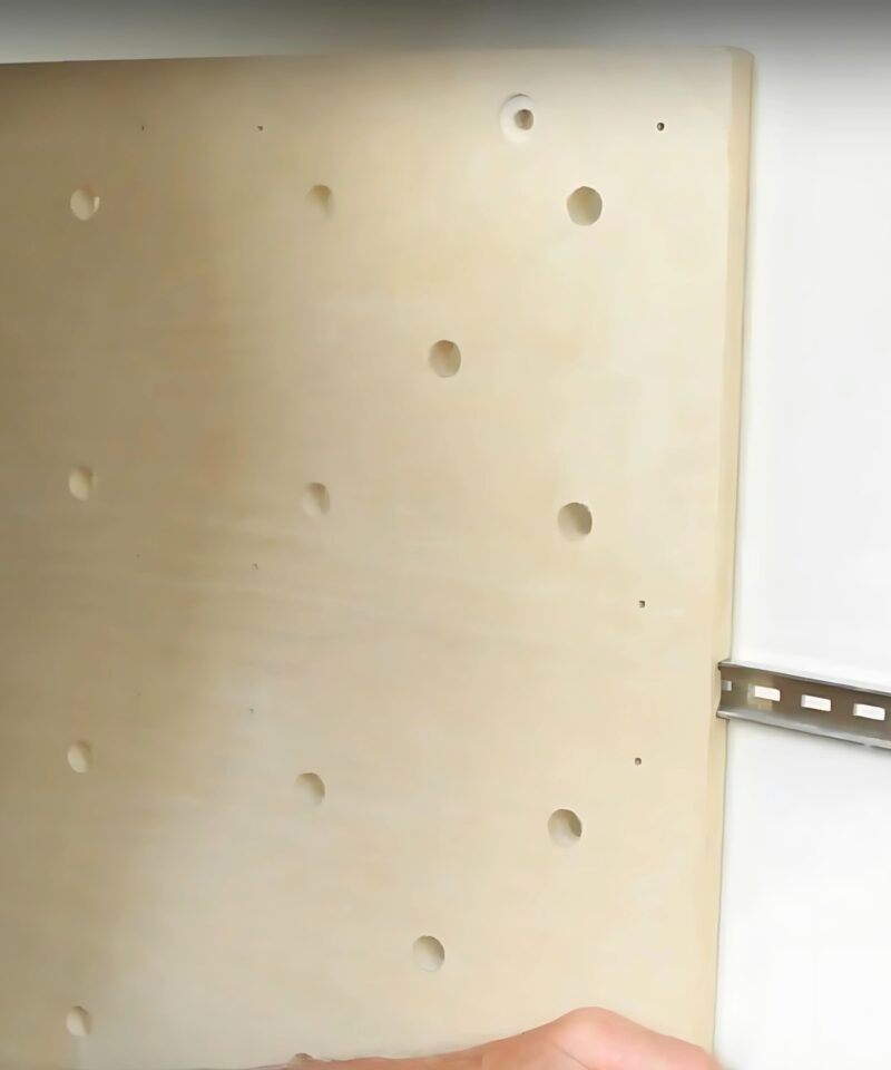 Loovust ja teadust ühendav tahvel