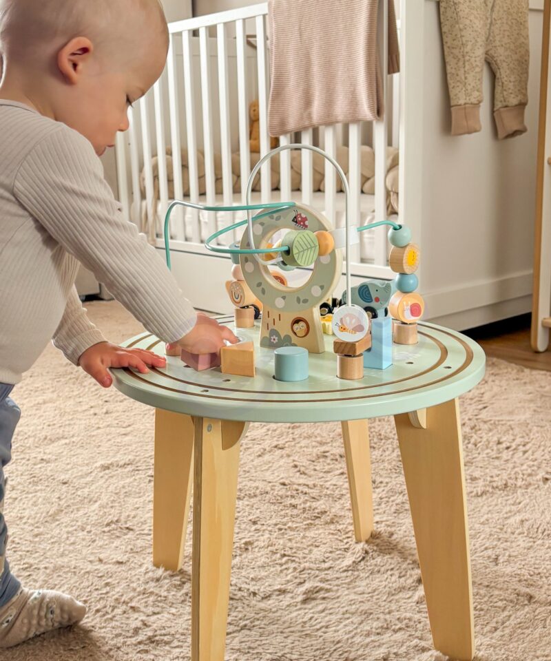 Mängulaud, mis toetab loovust ja loogilist mõtlemist