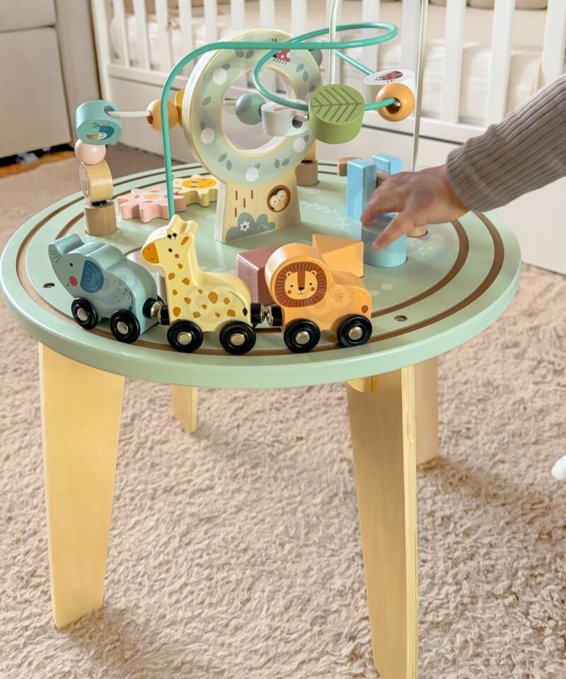 Mängulaud, mis toetab loovust ja loogilist mõtlemist