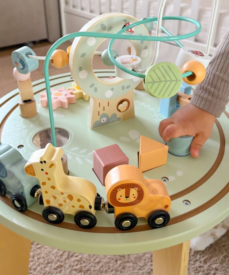 Mängulaud, mis toetab loovust ja loogilist mõtlemist