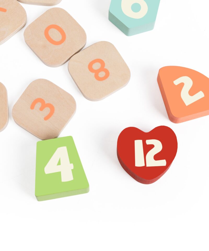 Lastele ohutu puidust mängukell