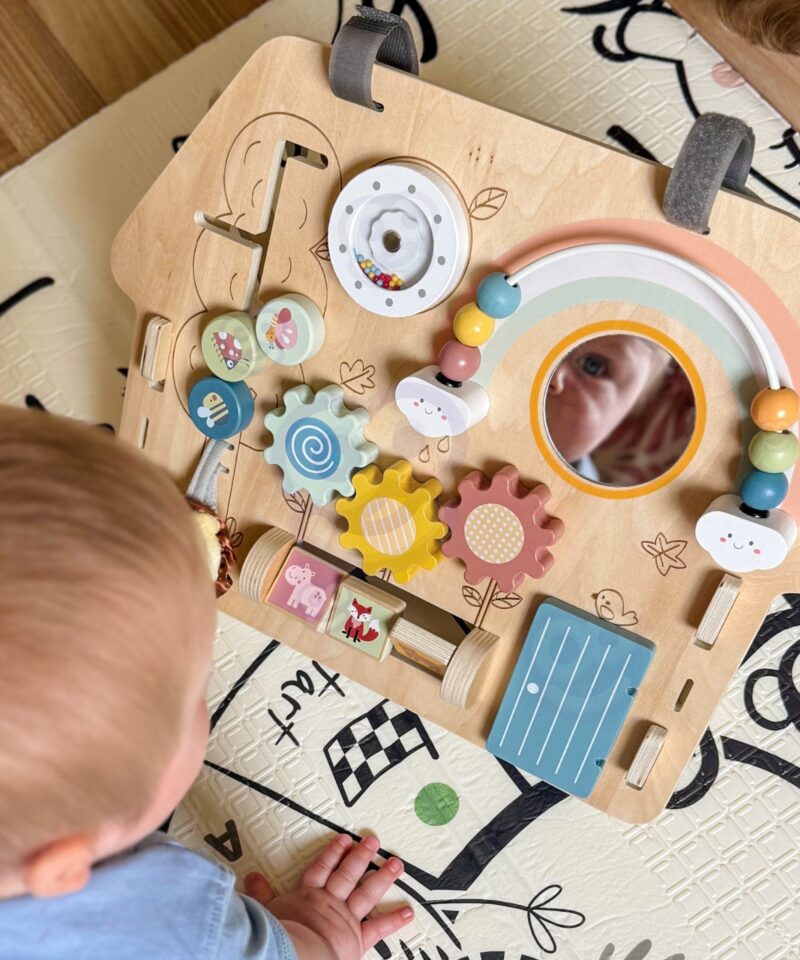 Arendav tegevustahvel puidust