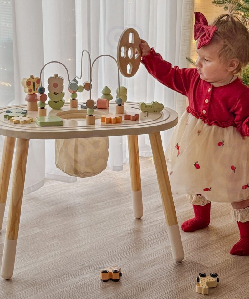 Stabiilne nelja jalaga mängulaud