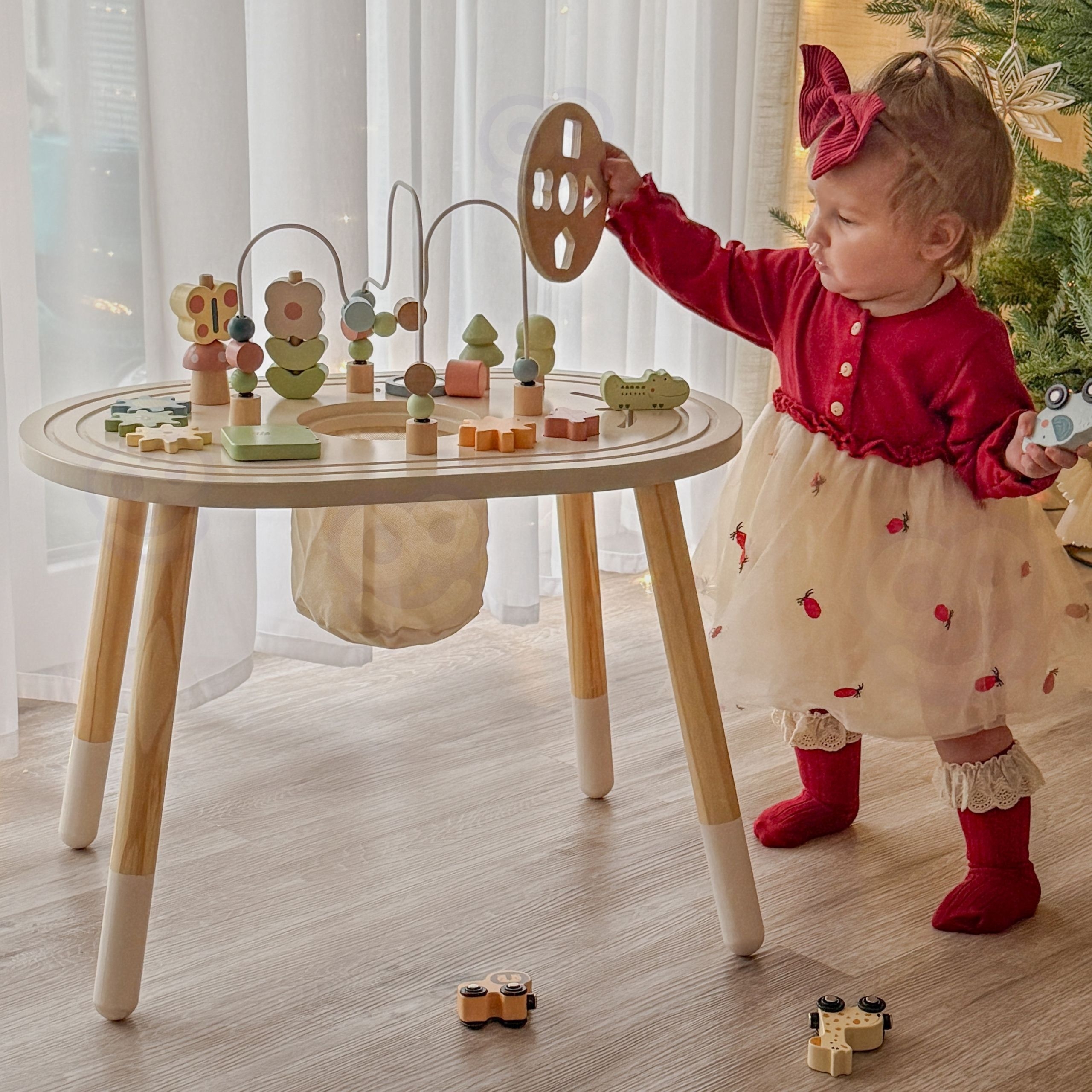 Stabiilne nelja jalaga mängulaud