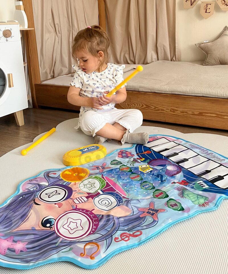 Muusikamatt klaveri ja trummidega