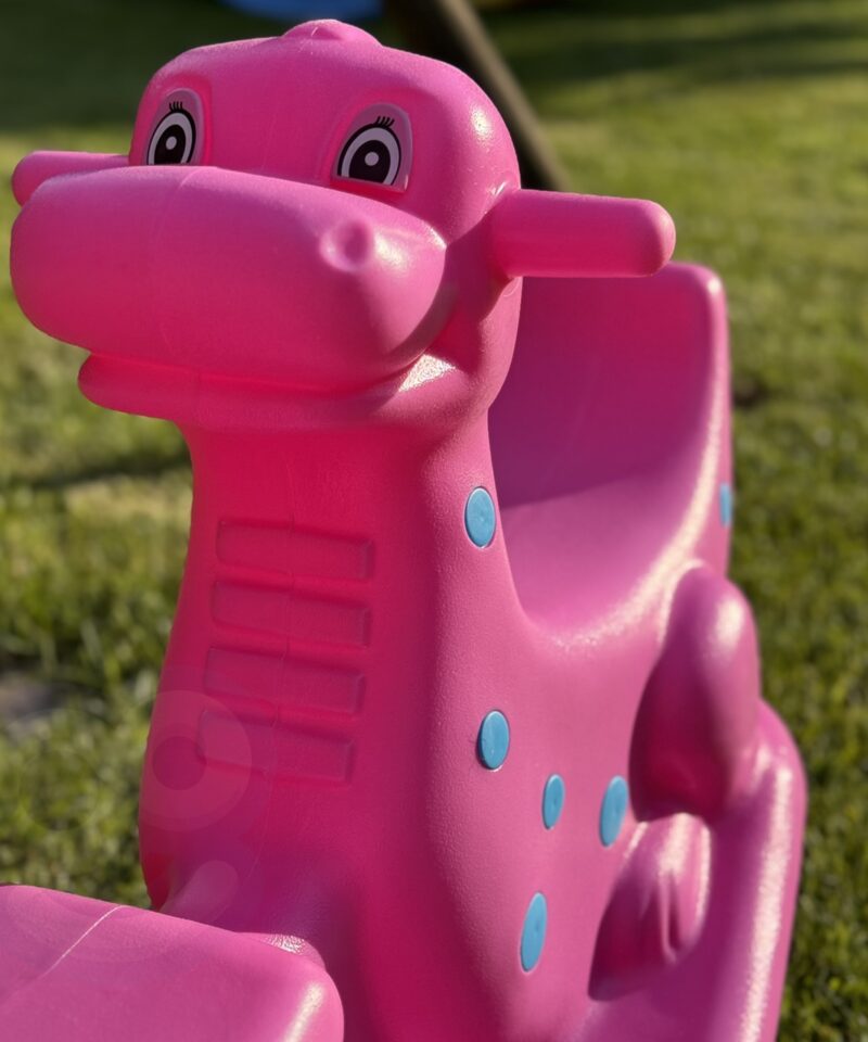 Lastele mõeldud kiikhobune