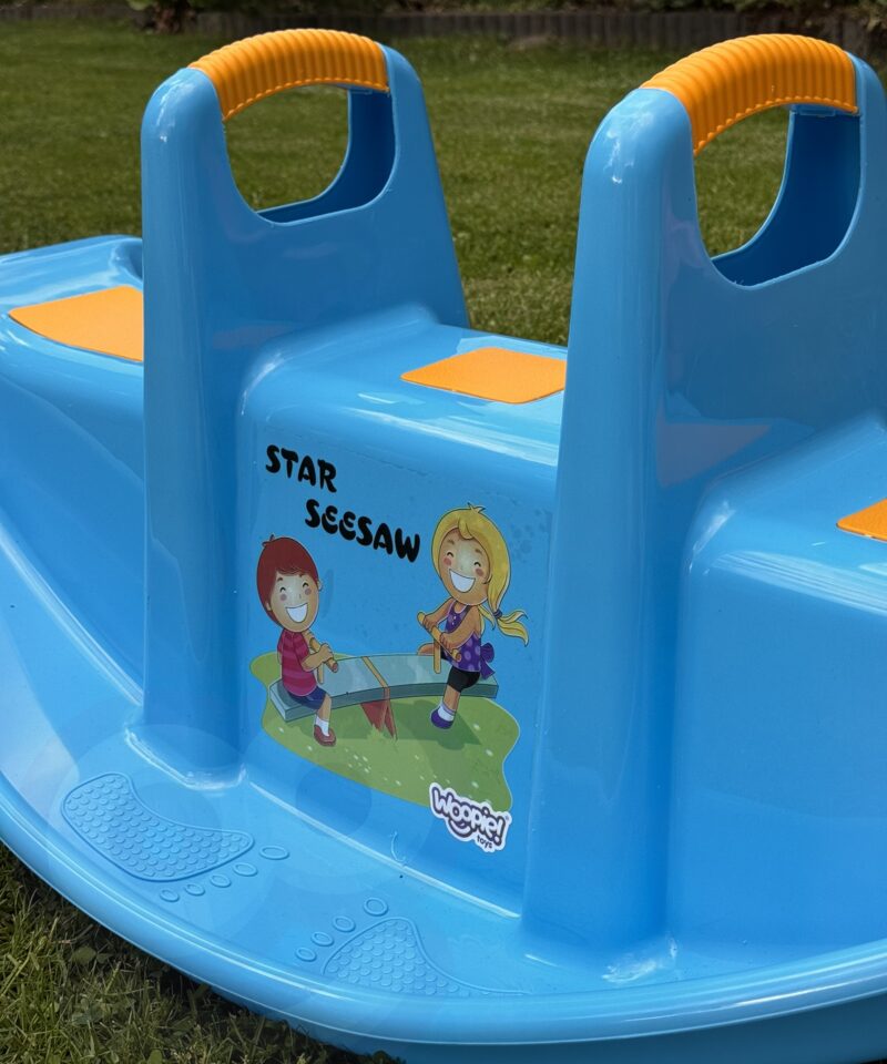 Turvaline kiik erksate värvidega