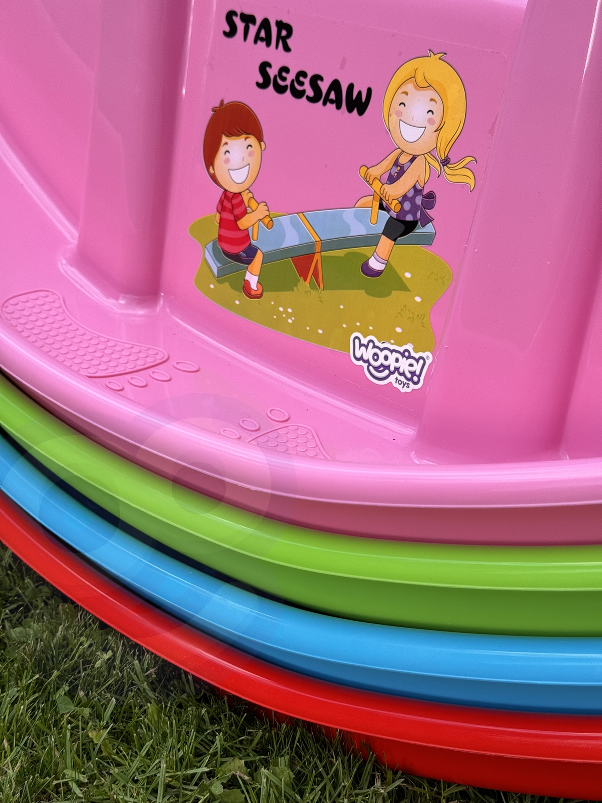 Libisemisvastased istmed kiigel