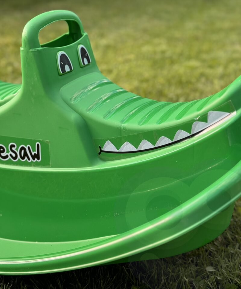 Krokodilli stiilis kiikhobune