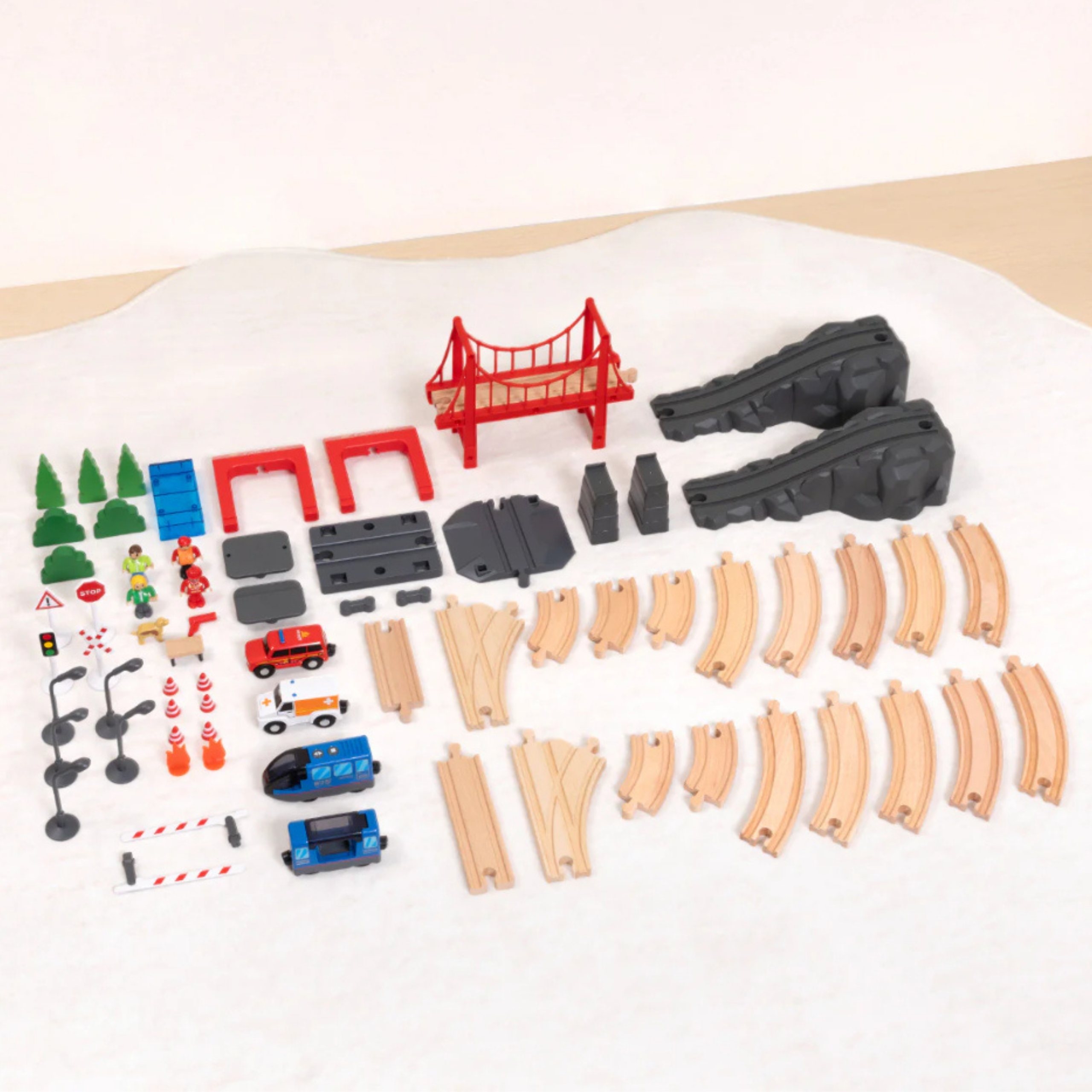 Mängukomplekt koos elektrilise rongiga