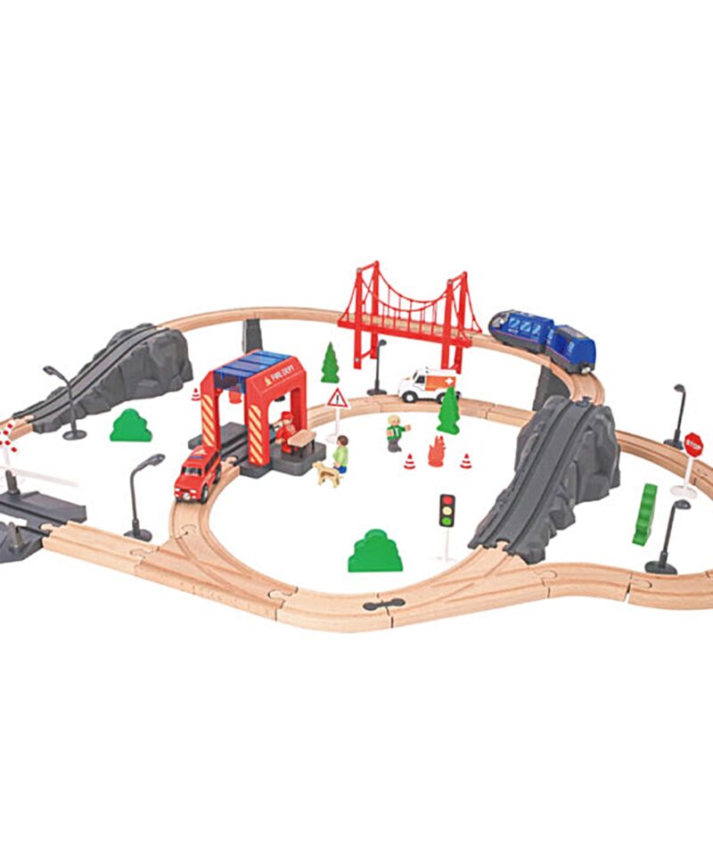 Värvilised figuurid ja sõidukid puidust