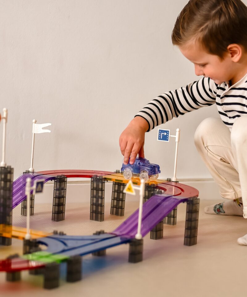 Kvaliteetne magnetiline mängurada lastele