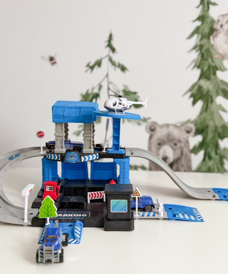 Komplekt politseiautode ja helikopteriga