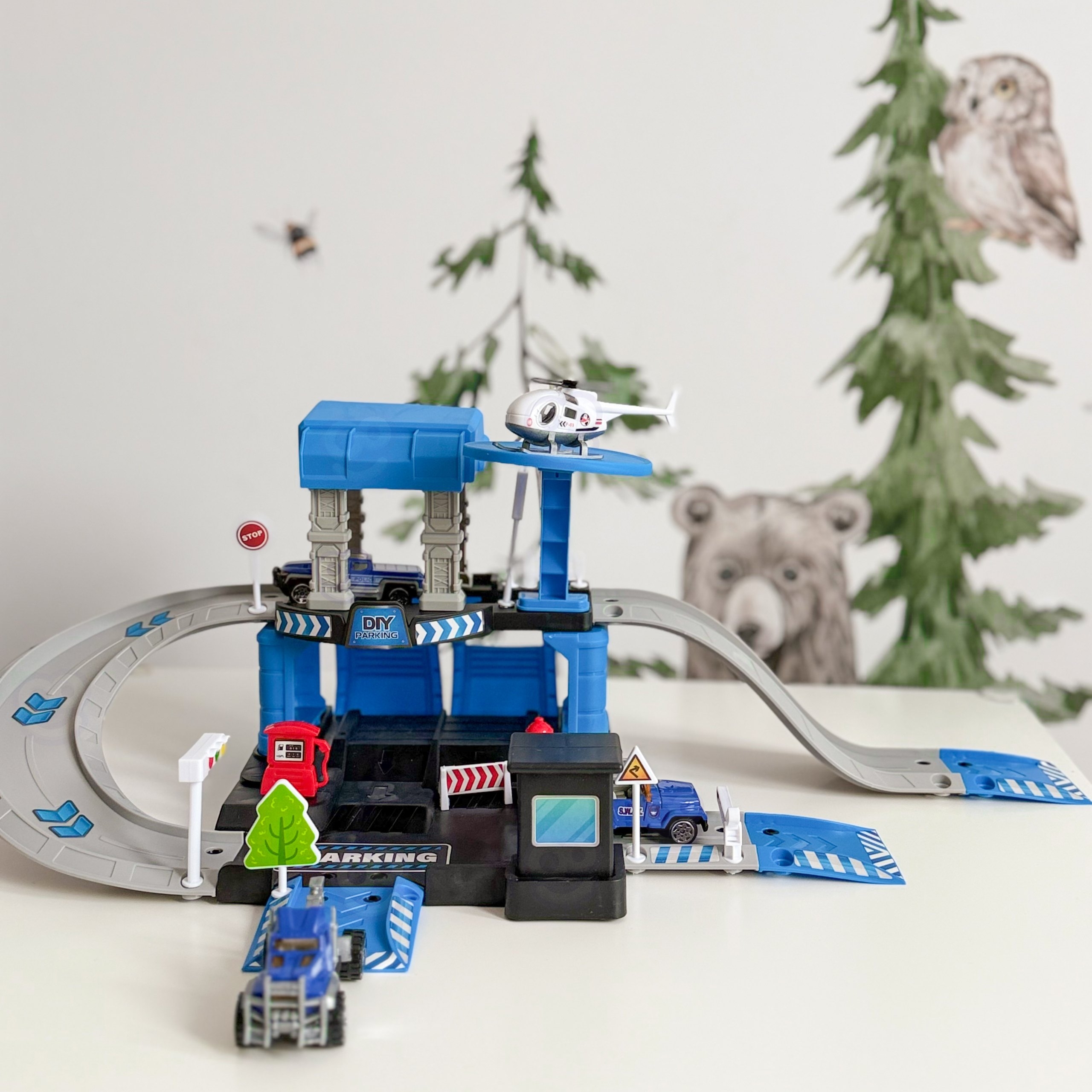 Komplekt politseiautode ja helikopteriga