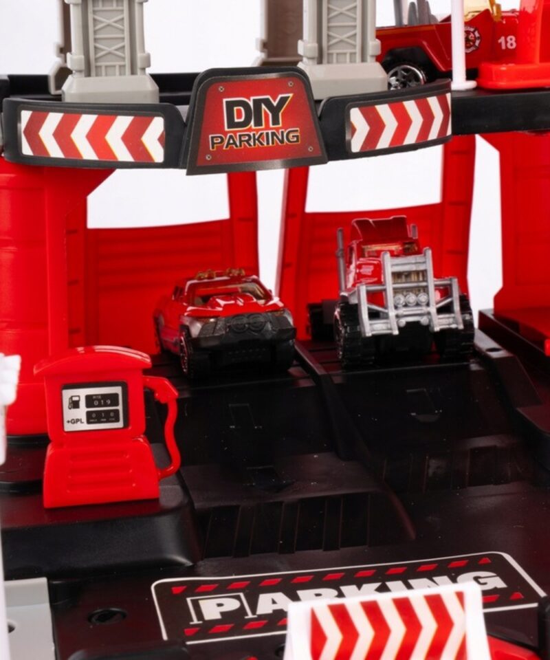 Realistlikud detailid parkla mängukomplektis