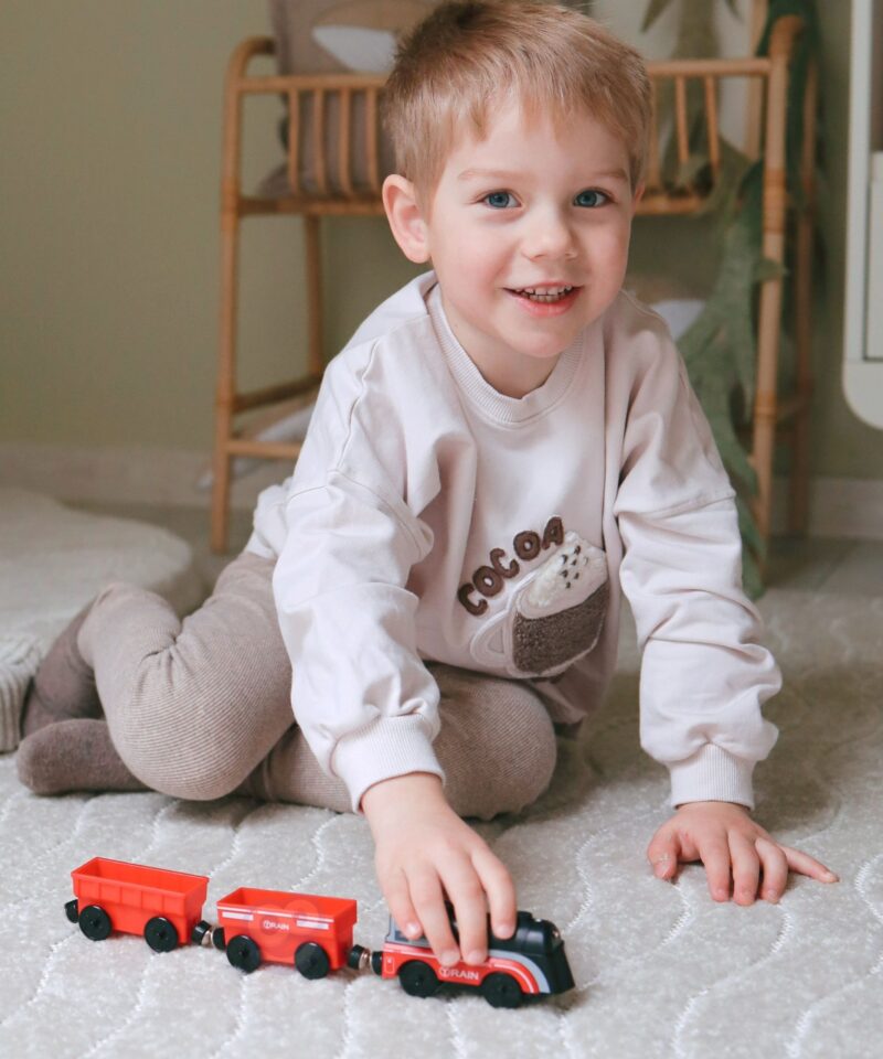 70-osaline rongikomplekt väikestele rongifännidele