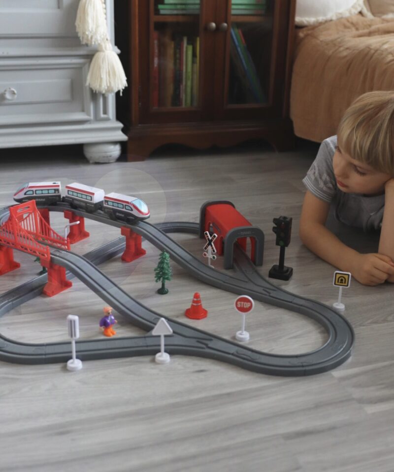 Lastele mõeldud elektriline rongikomplekt