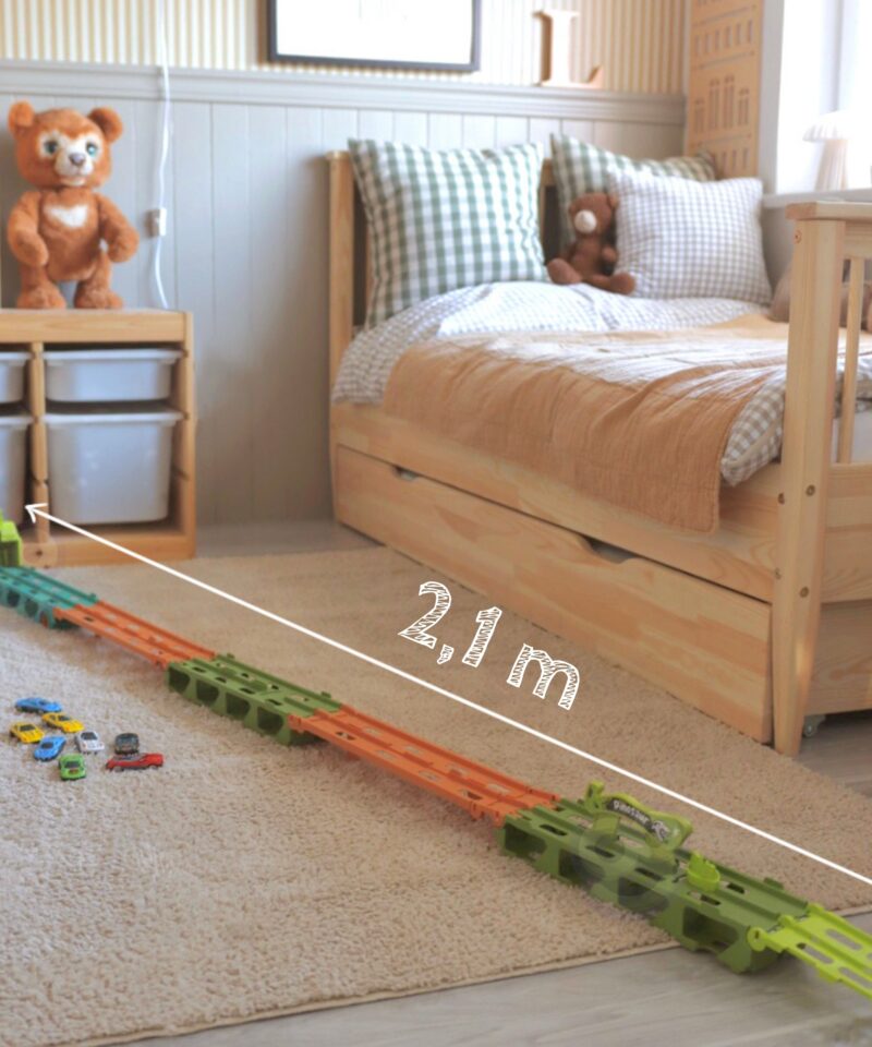 Pikk võidusõidurada mängutransporteril