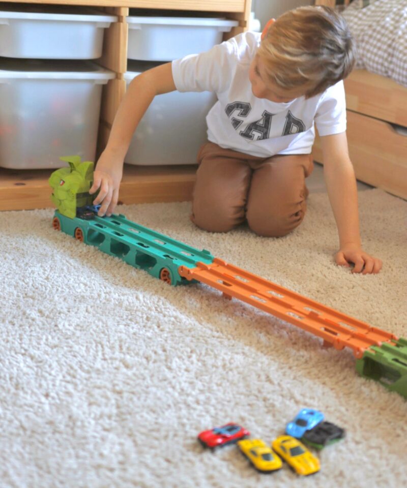 Mängutransporter avatud võidusõidurajana