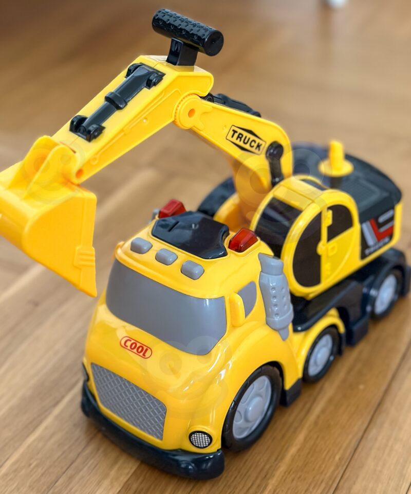 Ohututest materjalidest mänguauto