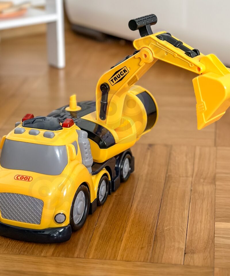 Ohututest materjalidest mänguauto