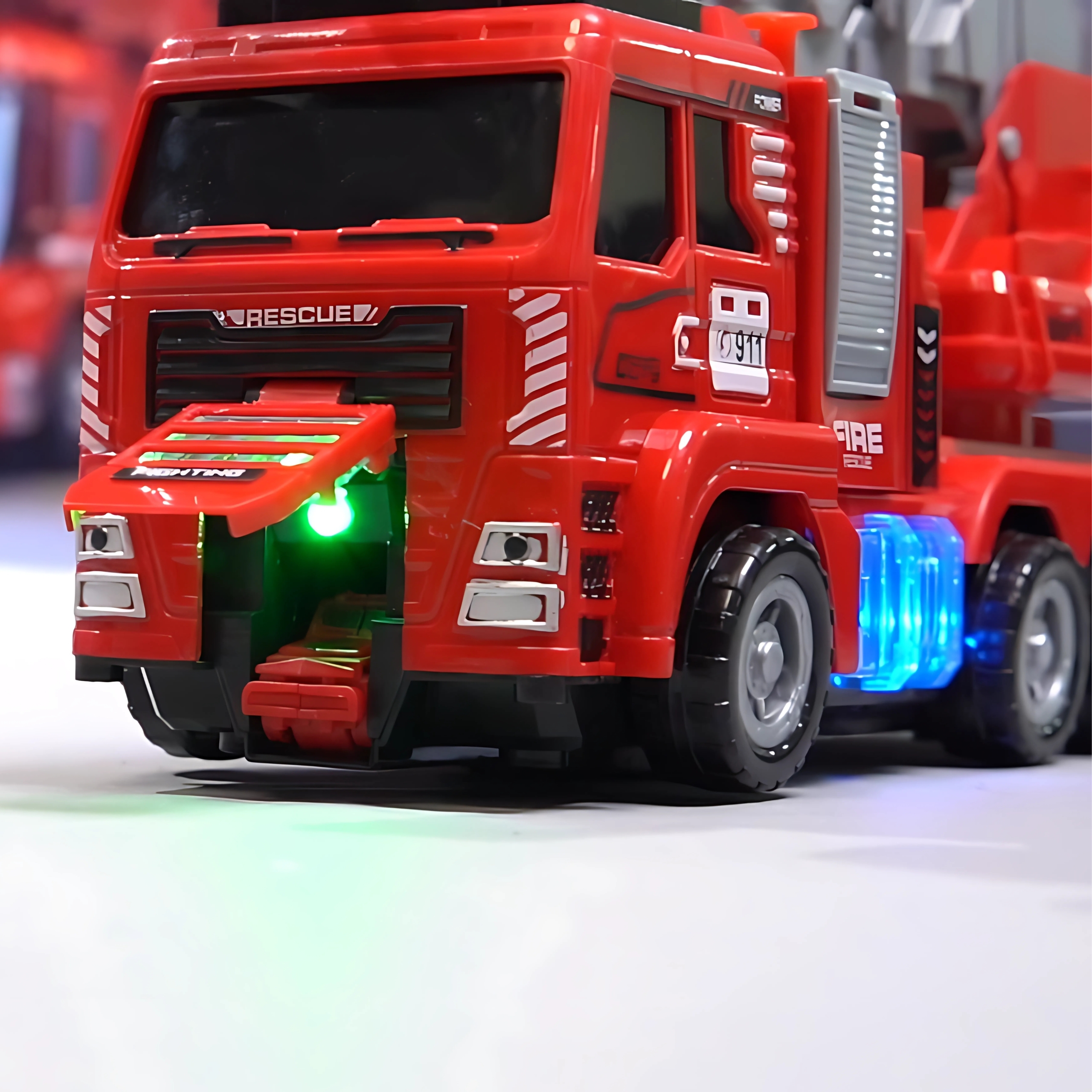 Realistlik tuletõrjeauto pikendatava redeliga