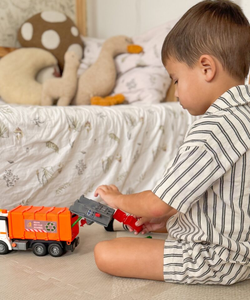 Kvaliteetne ja ohutu prügiveoauto mänguasi