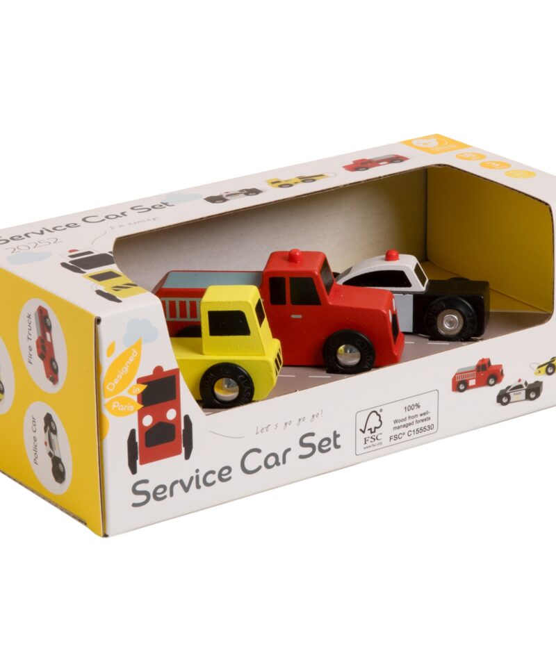 Lapsed mängivad puidust sõidukitega