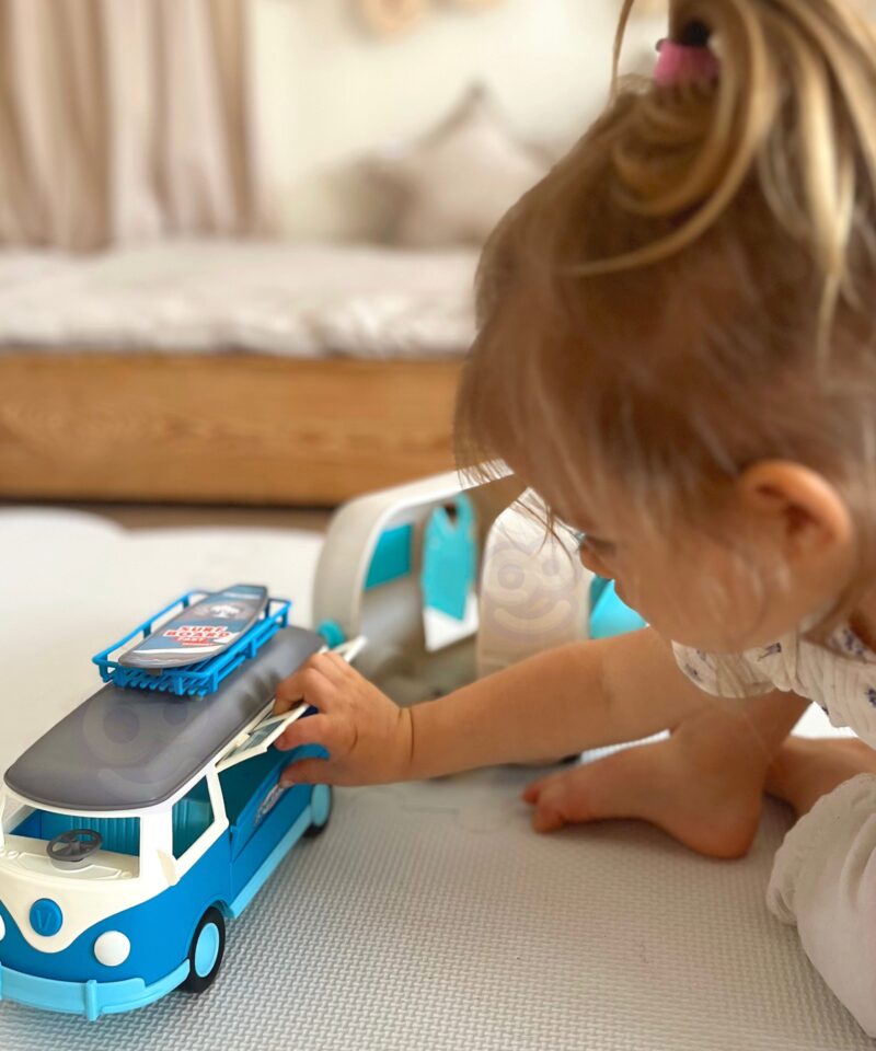 Klassikalise disainiga mängukamper