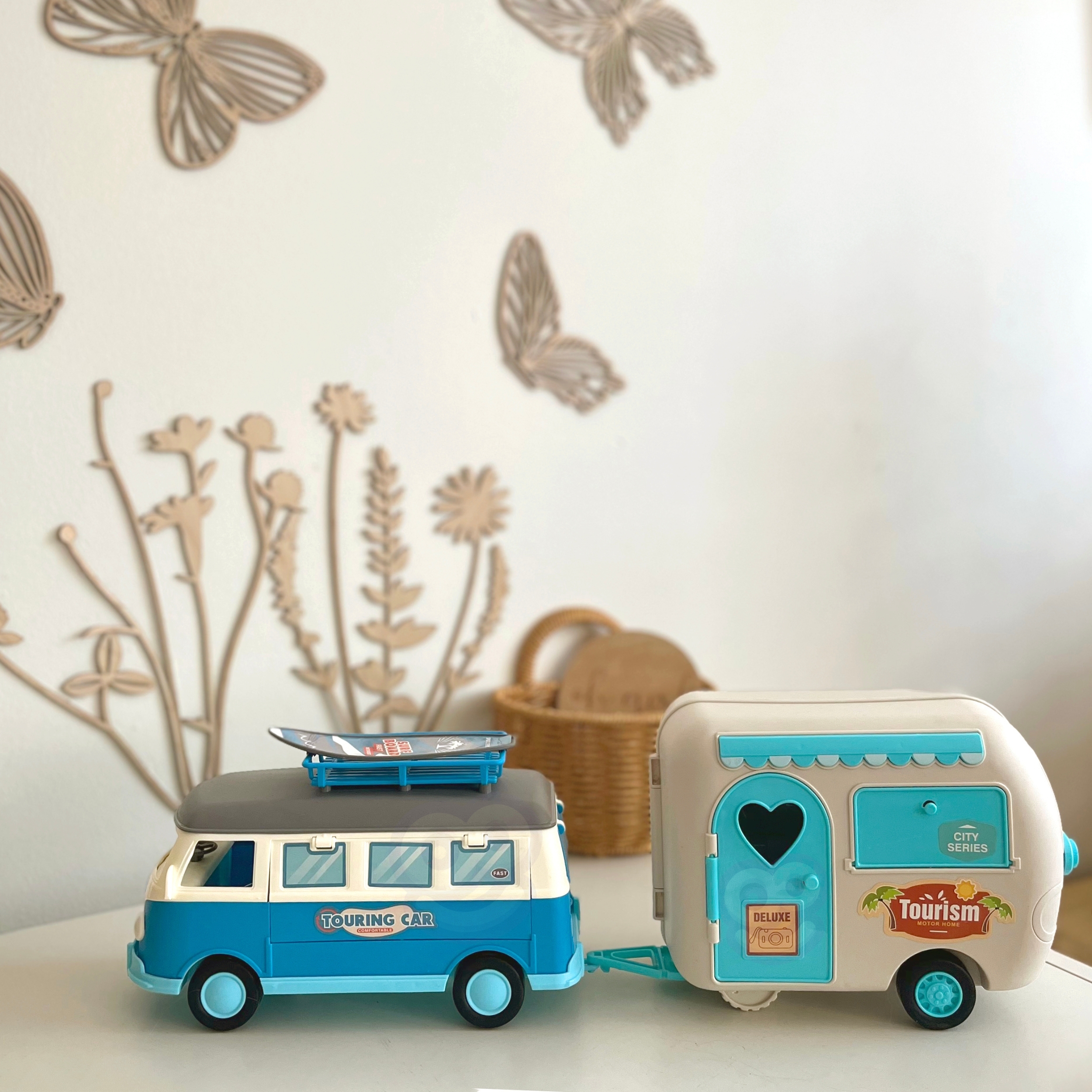 Klassikalise disainiga mängukamper