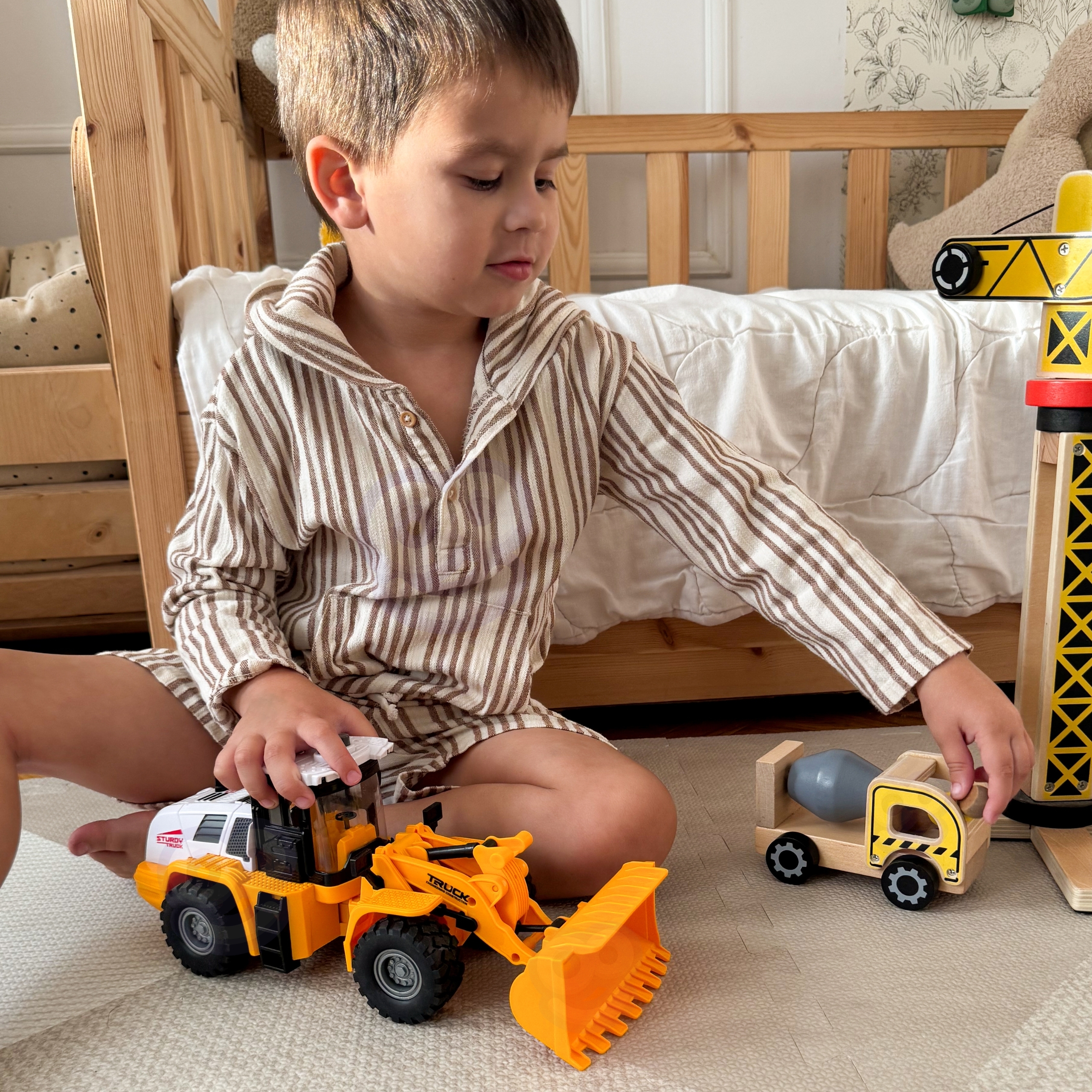 Mänguauto liikuvate osadega