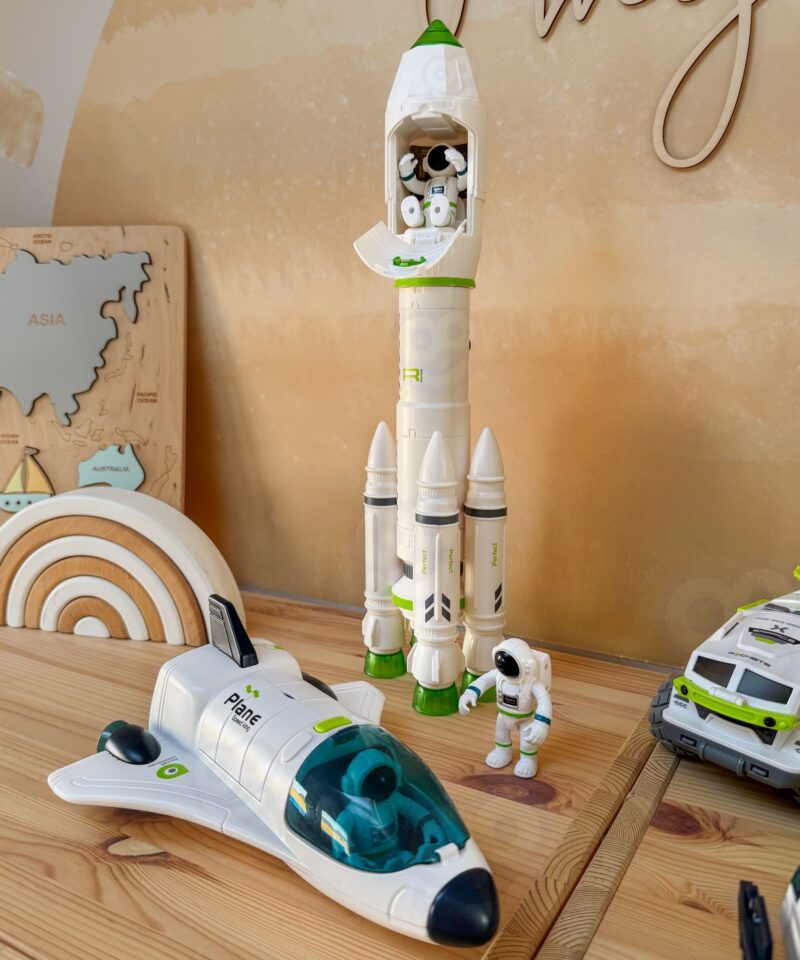 Kosmosesüstik avatava kokpitiga