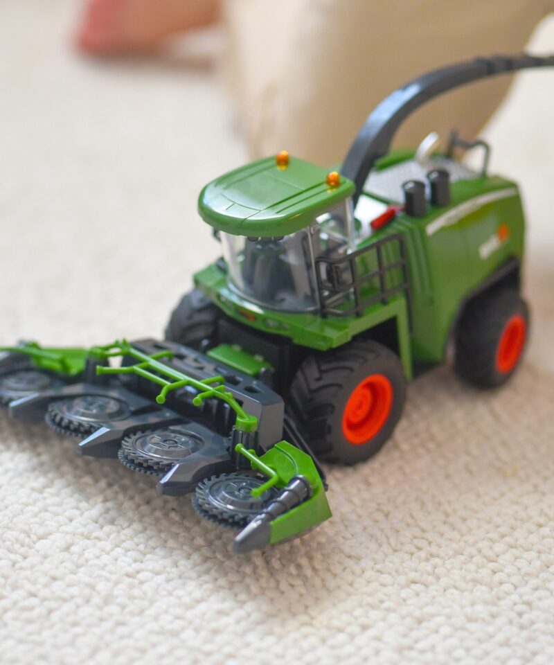 Mängukombain realistliku disainiga