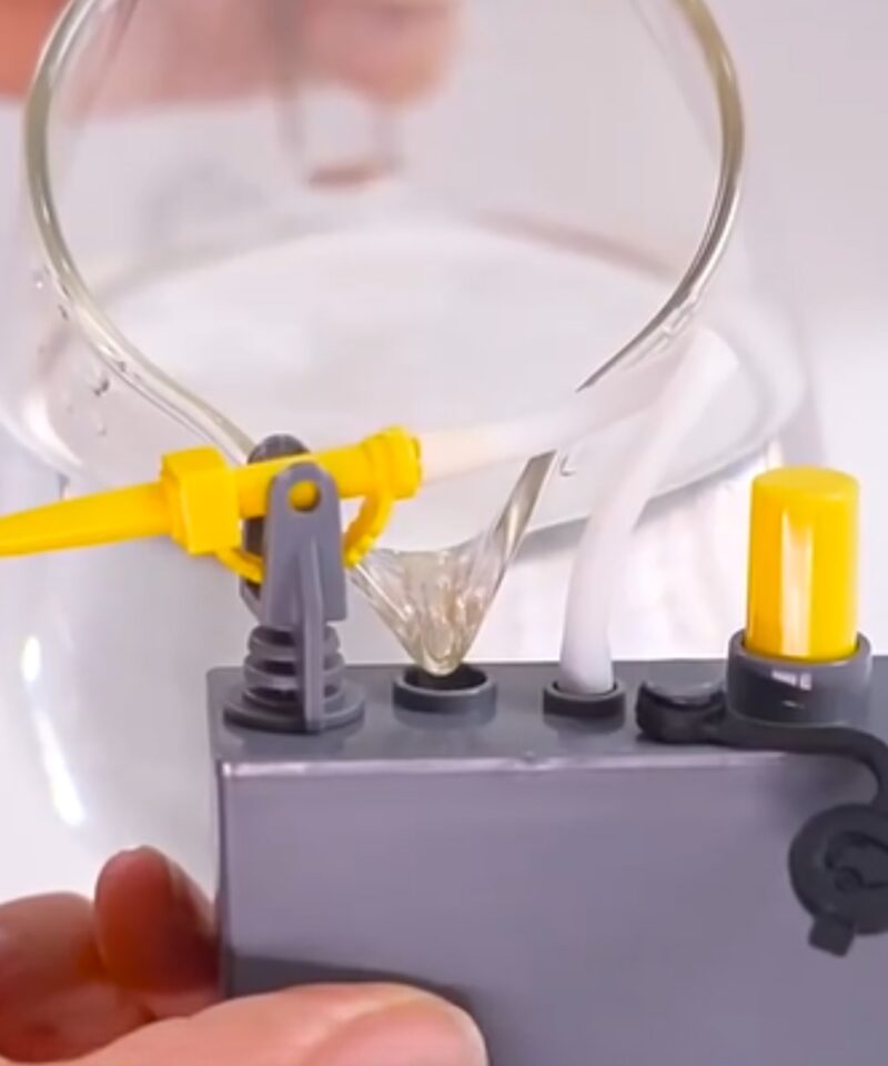 Mänguauto, mis simuleerib päästeoperatsioone